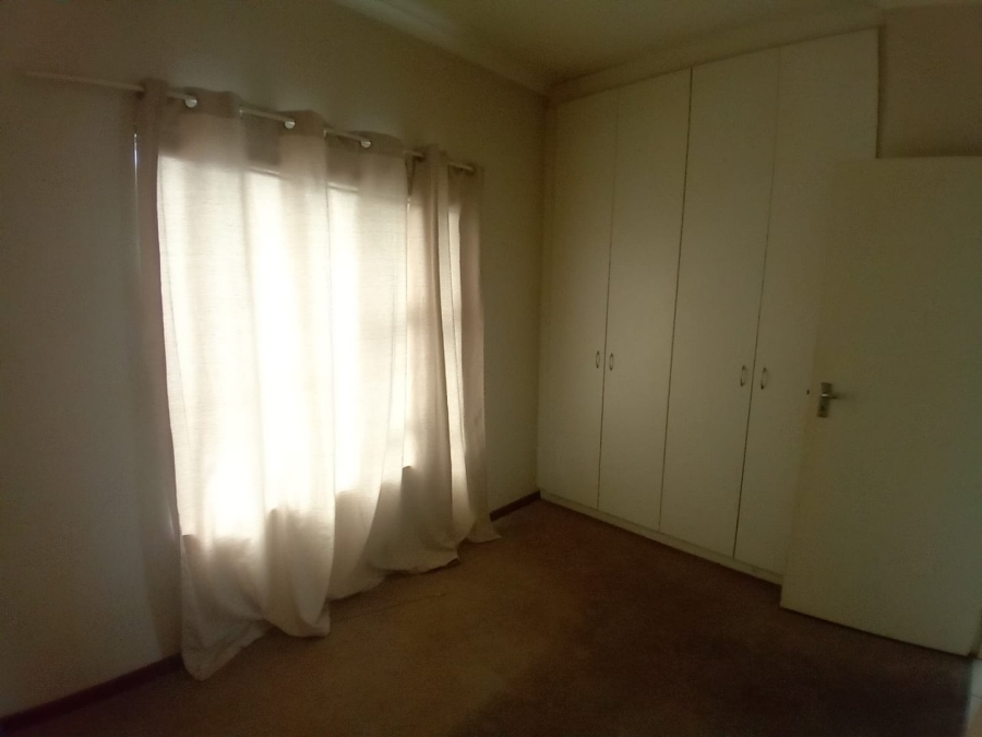 To Let 2 Bedroom Property for Rent in Okennedyville Western Cape